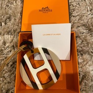 Hermes la laque necklace